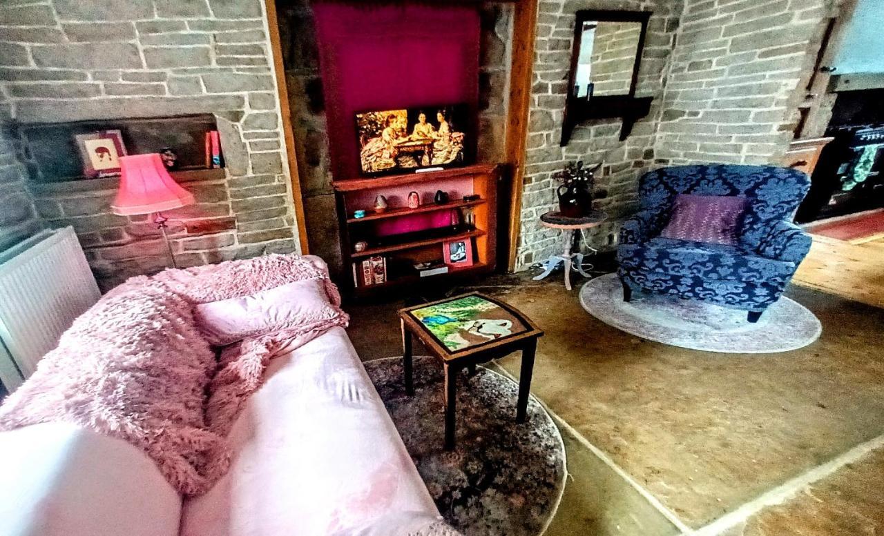 4 Bedroom Period Townhouse In The Heart Of Hebden Hebden Bridge Bagian luar foto