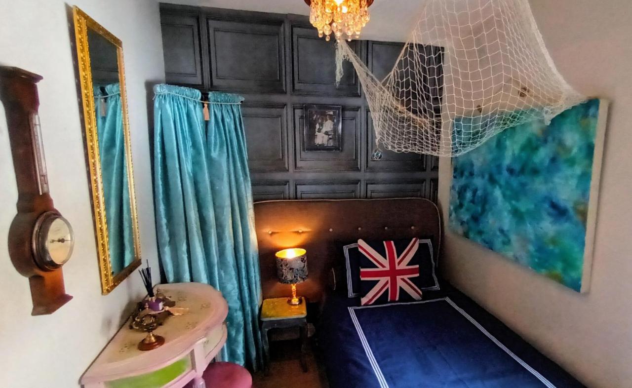 4 Bedroom Period Townhouse In The Heart Of Hebden Hebden Bridge Bagian luar foto